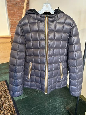 Chaqueta acolchada con capucha reversible pequeña gris y negra K Way para hombre Foto 1 de 4