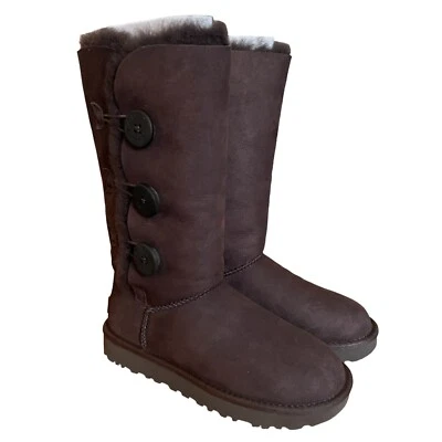 UGG Bailey Button Triplet II Stiefel Größe 5 schokobraun Wildleder 1016227 - Bild 1 von 4