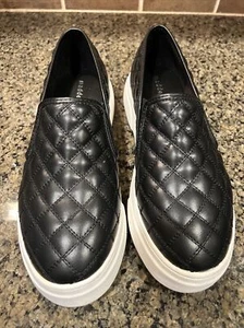 Madden Mädchen Damen Größe 10M schwarz Slipper Turnschuhe gesteppte Schuhe NEU - Bild 1 von 8