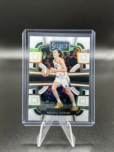 2024 WNBA Panini Select #13 Breanna Stewart White Prizm /99 Liberty - Bild 1 von 2