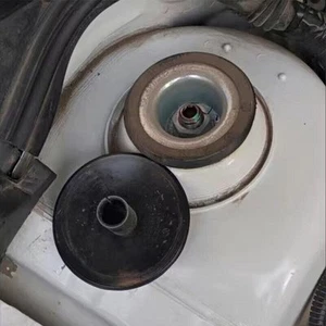 High Quality Black Suspension Strut Cap Mount Cover for Golf 1J0412359 - Picture 1 of 7