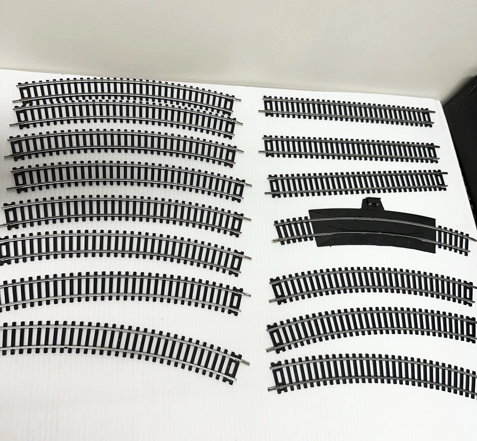 Bachmann  HO Scale Steel Track Lot Of 15 Straight Curved + Rerailer Terminal - Image 1 of 4