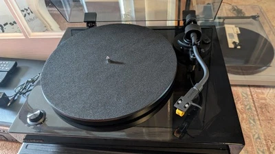Fluance RT80UK Turntable  - Image 1 of 3