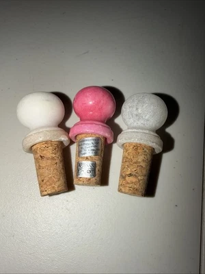 Juego de 3 tapones para botellas de vino de mármol y corcho Disney Epcot Foto 1 de 2