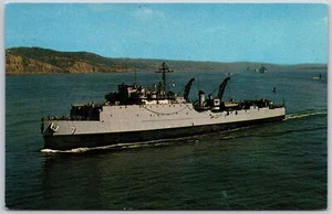 Postal USS Oak Hill LSD-7 muelle barco de desembarco Marina de los Estados Unidos Fuerza Anfibia - Imagen 1 de 2