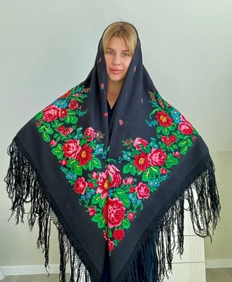 Large black rare vintage shawl, 1940 wool shawl with tassels and flowers, hustka - Image 1 of 4