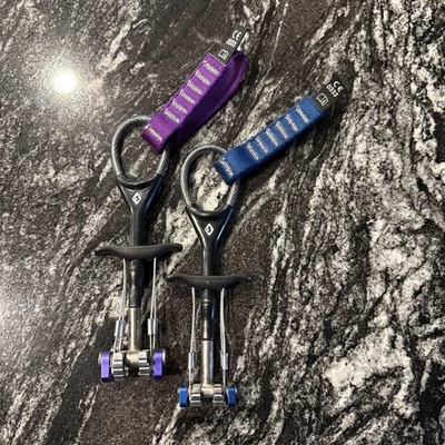 Juego de levas camalot diamante negro equipo de escalada tamaño .3 y .5. Excelente estado. Foto 1 de 4