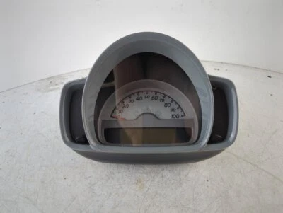 Smart Fortwo Coupe 2007-2014 Speedo Clocks  - Image 1 of 4