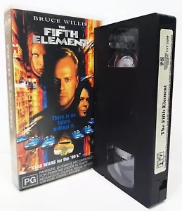 THE FIFTH ELEMENT BRUCE WILLIS ACTION/SCI-FI VHS MOVIE LIKE NEW - Picture 1 of 4
