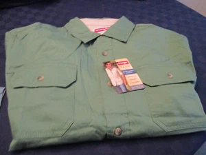 NWT WRANGLER  COTTON SHORT SLEEVE SHIRT GREEN MEDIUM - Picture 1 of 2