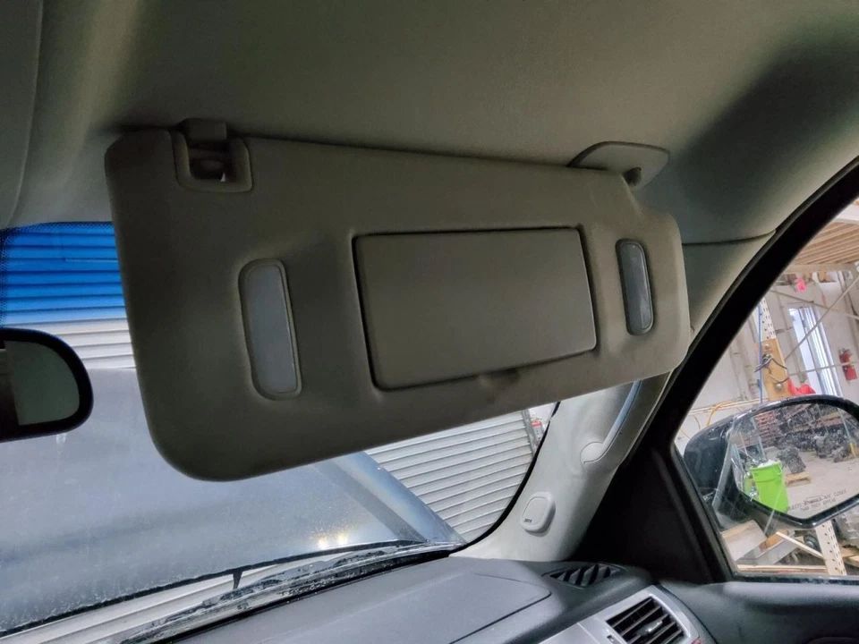 Passenger Right Sun Visor Illuminated Fits 07-14 ESCALADE 558066 Foto 1 de 1