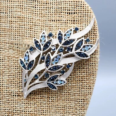 1963 Crown Trifari CAVALCADE Silver Tone Light Dark Blue Floral Leaf Brooch - Image 1 of 4