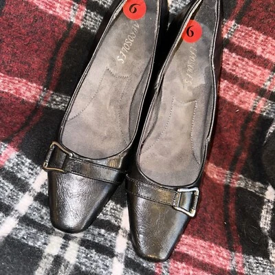 AEROSOLES BLACK DETAILED LOW HEELS SHOES SIZE 6 M - Image 1 of 4