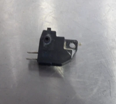 Interruptor de luz de freio dianteiro 06-07 Suzuki GSXR750 57460-14J02 - Imagem 1 de 3