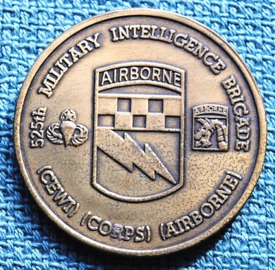 525th MILITARY INTELLIGENCE BRIGADE (AIRBORNE), CHALLENGE COIN - Image 1 of 3