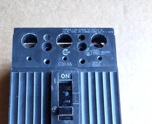 TQD32125WL 3P 125 A  BREAKER 240V TAKE OUTS GE - Foto 1 di 4