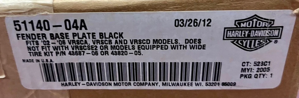 Harley-Davidson 51140-04 Fender Base Plate Black 02-06 V-Rod VRSCA, VRSCB, VRSCD - Imagem 1 de 4