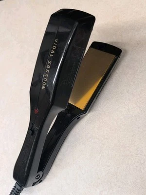 Plancha Vidal Sassoon Gold n Hot 2 ajuste térmico ajustable negra Vs129 funcionando Foto 1 de 4