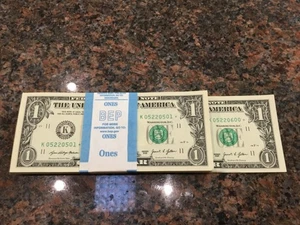 BEP  STRAP OF 100 SEQUENTIAL UNCIRC 2021 $1 BILL STAR NOTES  K05220501* - 0600 - Picture 1 of 10