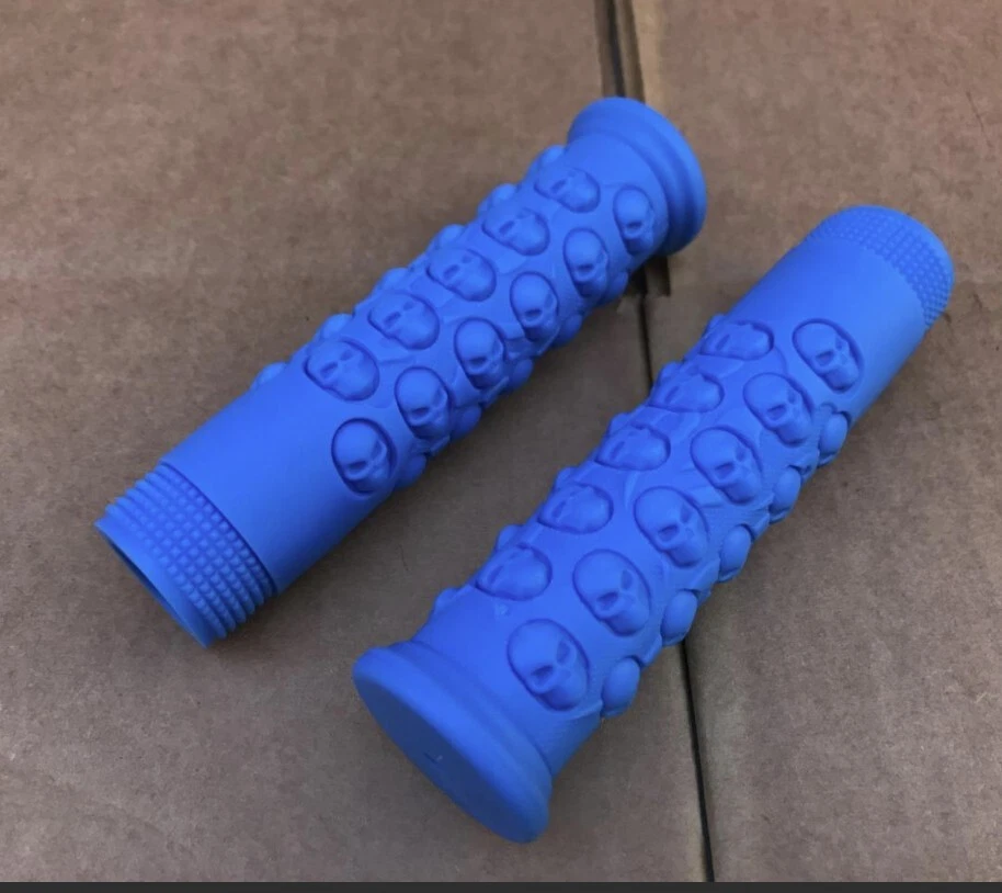 NEW BLUE SKULL BICYCLE GRIPS, 7/8, BMX, CRUISER - Image 1 of 1