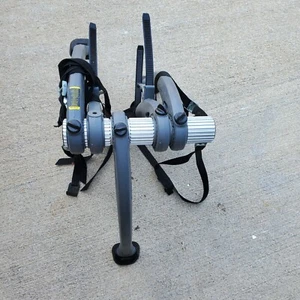SARIS Bones 2 2 bike trunk mount bicycle rack very nice condition - Picture 1 of 6