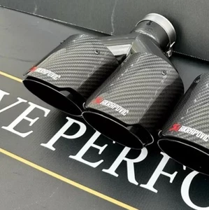 GLANZ SCHWARZ KOHLEFASER AKRAPOVIC AUSPUFF SPITZEN 4" STAHL 1 X Y STÜCK GESTAFFELT - Bild 1 von 4