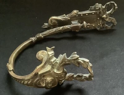 ANCIENNE. Superbe Patère , Porte Manteau Mural en bronze style louis XVI ,N - Photo 1/4