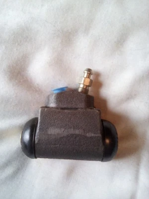 Cilindro de rueda Hyundai Sonata 1989-1991 Foto 1 de 4