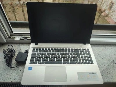 Asus R541N VivoBook Max Laptop  Windows 10 250 GB Samsung SSD 8GB RAM - Bild 1 von 4