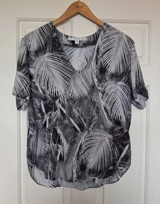 & Other Stories Top Size UK10 US6  Black White Fern Photo Print Short Sleeve  - Image 1 of 4