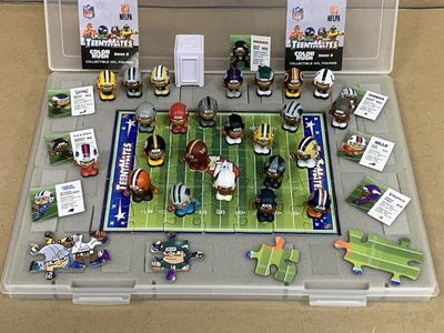 Lote de figuras miniatura de fútbol americano NFL Teenymates armario vitrina rompecabezas Foto 1 de 4