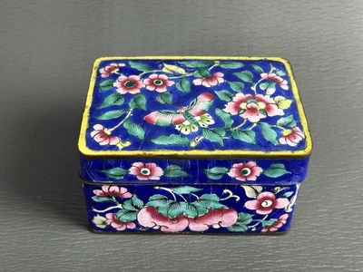 Antigua caja china de esmalte cloisonné - azul - diseño floral y mariposa Foto 1 de 4