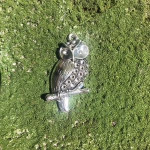 3 dijes de búho en tono plateado artesanía colgante de metal pájaro lindo 1,5" pulgadas - Imagen 1 de 2