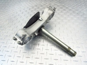 2014 12-15 SUZUKI GSXR 1000 GSXR1000 LOWER TRIPLE TREE STEM CLAMP BENT - Picture 1 of 11