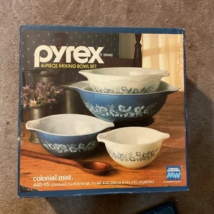 Vintage Pyrex Blue/White Colonial Mist Cinderella Nesting Bowls (Set of 4) MIB - Picture 1 of 2