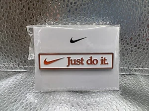 Orange Nike Swoosh Logo Just Do It Anstecknadel (P3) - Bild 1 von 2