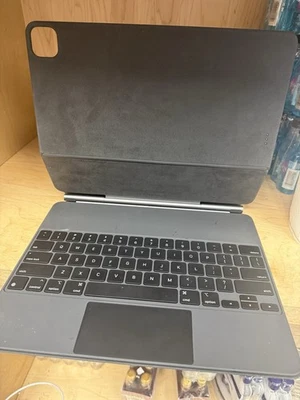 Magic Wireless Keyboard Case for Apple iPad Air 13-inch (M2) 2024 iPad Pro - Image 1 of 2