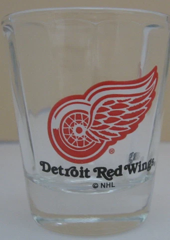 NHL Detroit Red Wings Shot Glass Clear Facet Logo Black Imprint Cover