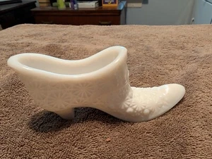 Figura Zapatilla Dama Margarita y Botón Vidrio Leche Vintage - Imagen 1 de 6