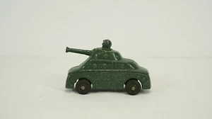 Vintage Die Cast Green Tank with Soldier Driver S3 - Picture 1 of 9