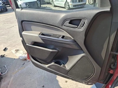 2015 Chevrolet Colorado Front Door Trim Panel Gray Used OEM 3687578 Foto 1 de 4