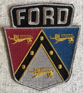 Hermoso parche de chaqueta Ford bordado vintage de los años 50, 6 3/4” de alto, ¡limpio! - Imagen 1 de 8