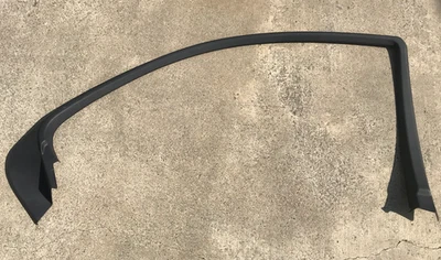 Marco de ventana de puerta trasera izquierda Mercedes-Benz - 203-735-01-71 - para MBZ Clase C Foto 1 de 4