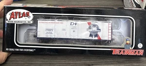 ATLAS Trainman HO RTR #20006332 40’ Plug Door Box Car Pabst Blue Ribbon 1051 CC - Picture 1 of 3