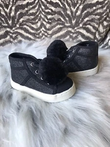The Children’s Place Kleinkind Glitzer Bommel Turnschuhe ~ Größe 5 - Bild 1 von 6