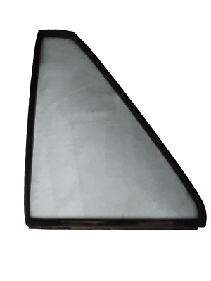 Honda Accord 4 puertas sedán, 1982, 1983, 1984, 1985, cristal de ventilación de puerta trasera izquierda Foto 1 de 4