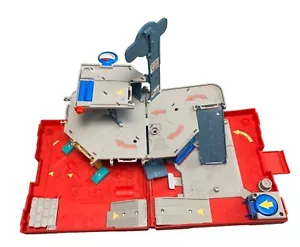 Matchbox Pop Up Adventure Playset Auto Center 2005 - Picture 1 of 12