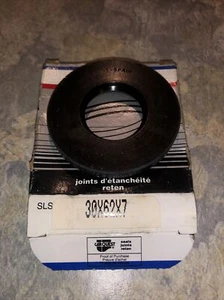 Metric Seal National Oil Seals 30X62X7 New In Carquest Box ! Free Shipping ! - Picture 1 of 4