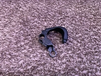 AUDI S5 2008-2017 tapa maletero paso derecho lateral placa bisagra cubierta 8T0827208 OEM Foto 1 de 4