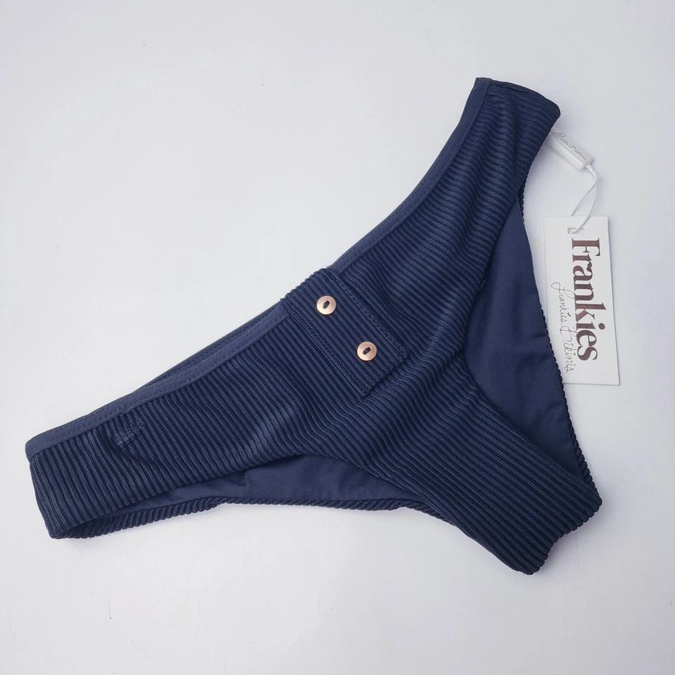 Frankies Alana 比基尼底部黑色纽扣,多种尺寸,全新带标签 — 第 1/1 张图片